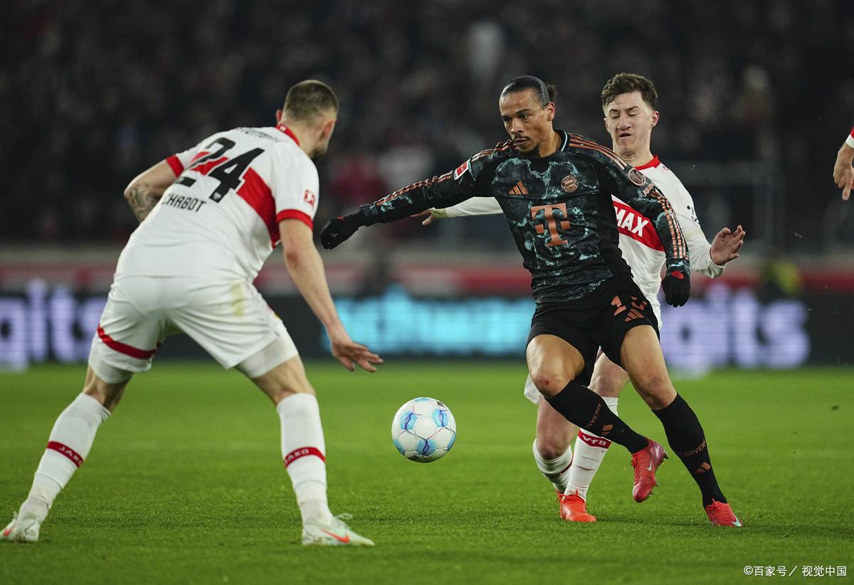 包含拜仁慕尼黑实力碾压对手，豪取联赛领先优势的词条